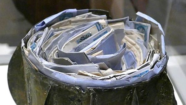 L'histoire philatélique des boules de Moulins